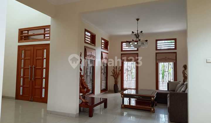 Spacious Ready-to-Live House in Batununggal Molek Bandung