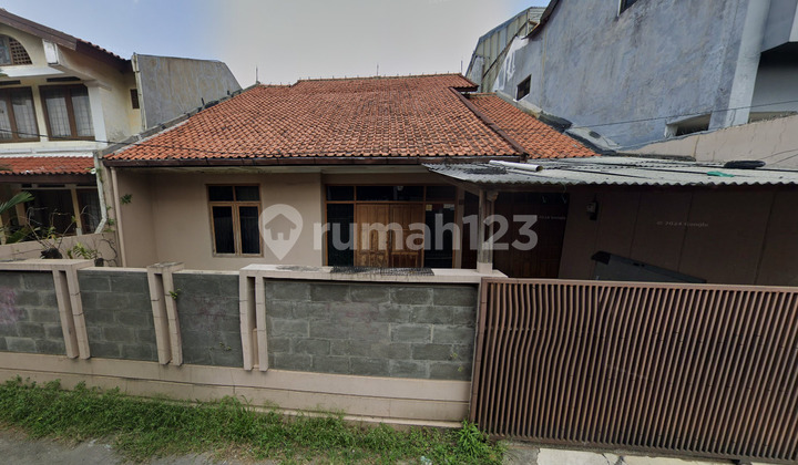 Strategic Affordable House in East Twin Bandung Strategic Affordable House in East Twin Bandung