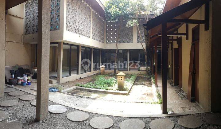 Rumah Komersial Strategis Cocok Usaha di Surya Sumantri Bandung 1