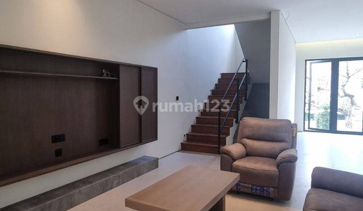 Rumah Keren Modern Minimalis Siap Huni di Town Centre Kbp 1