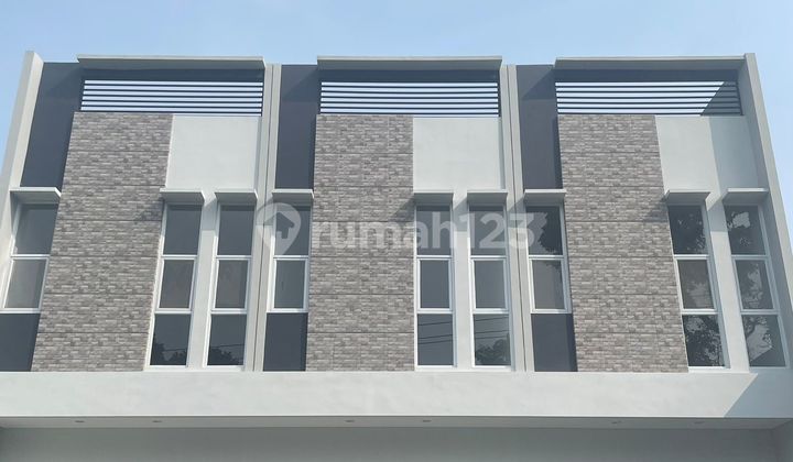 Ruko Baru 2 Lantai Strategis di Kolonel Masturi Cimahi