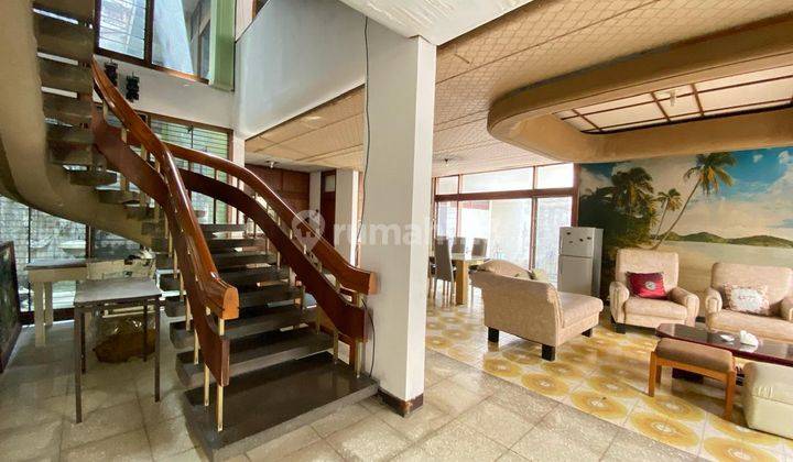 Rumah Luas Strategis Hitung Tanah di Pasirkaliki Atas Bandung 1