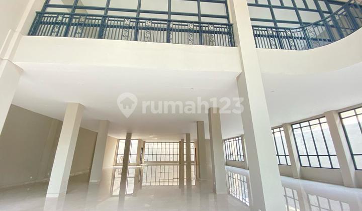 Gedung Komersil Bagus Strategis di Dago Castle Bandung Gedung Komersil Bagus Strategis di Dago Castle Bandung