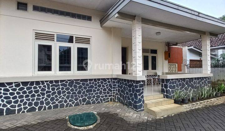 Rumah Luas Terawat Siap Huni Pusat Kota di Jalan Kartini Bandung 1