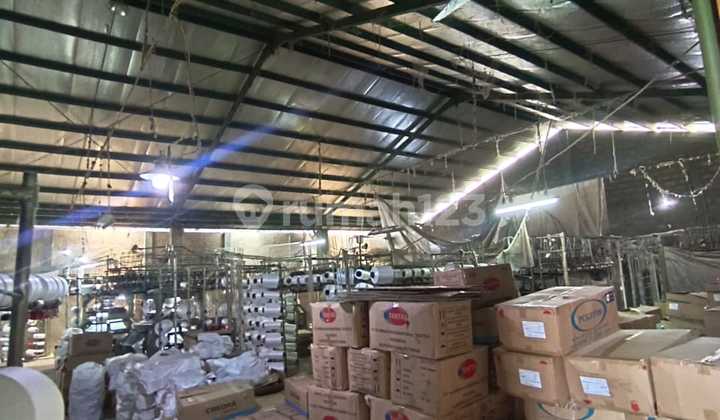 Active Knitting Factory in the Strategic Area of Pataruman Nanjung, Bandung Active Knitting Factory in the Strategic Area of Pataruman Nanjung, Bandung