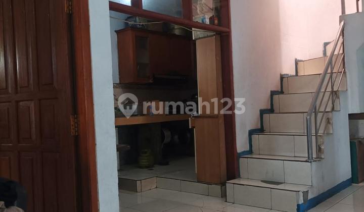 Rumah 3 Lantai Pinggir Jalan di Jalan Caringin Bandung 2