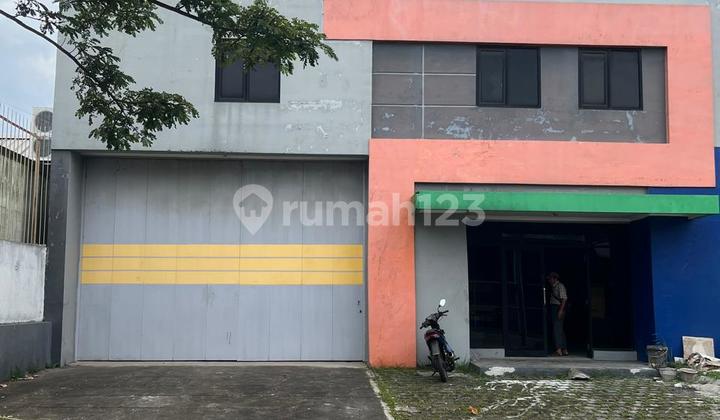 Strategic Warehouse Ready to Use in Primatera