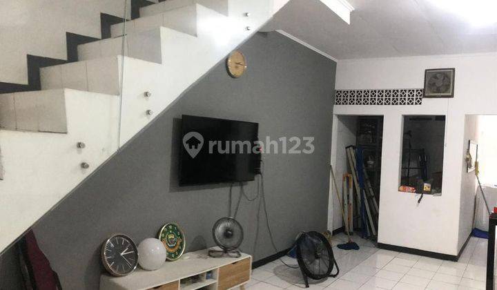 Dijual Rumah di Taman Palem Semi Furnished Bagus 2