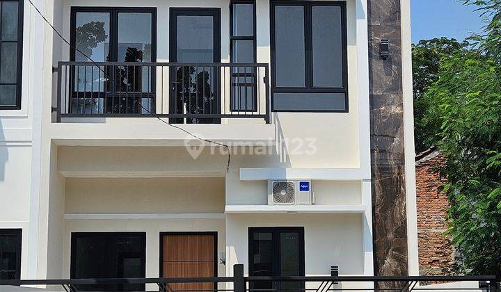 Rumah 2 Lantai Baru Bangun Lokasi Strategis 1