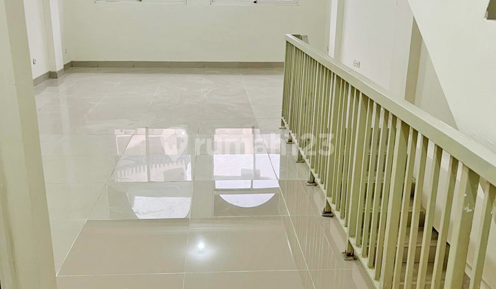 Ruko 3 Lantai di Komplek Rose Garden Grand Galaxy City Bekasi Ruko 3 Lantai di Komplek Rose Garden Grand Galaxy City Bekasi