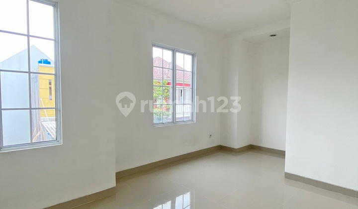 Neat 2-Story House in Malibu Village Gading Serpong 2