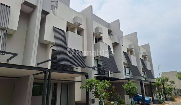 Rumah 3 Lantai Baru Semi Furnished di Tabebuya, Tangerang 1