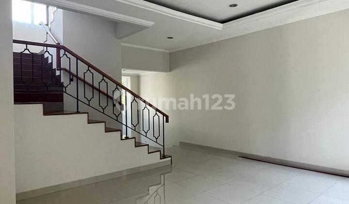 Disewakan Rumah 2 Lantai Sudah Renovasi di Greenwich Park 2