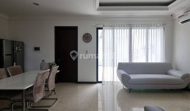 Rumah 2 Lantai Semi Furnished di Jadeite Residence, Tangerang 1