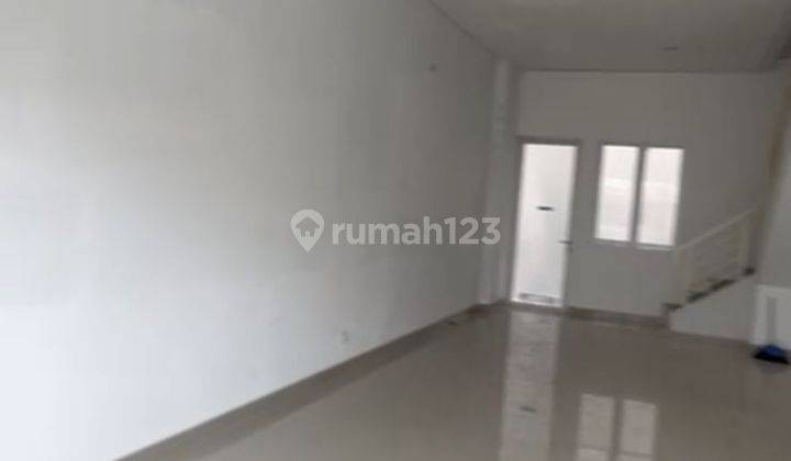 Ruko 3lt Hadap Jalan Raya di Sorento Junction, Tangerang 2