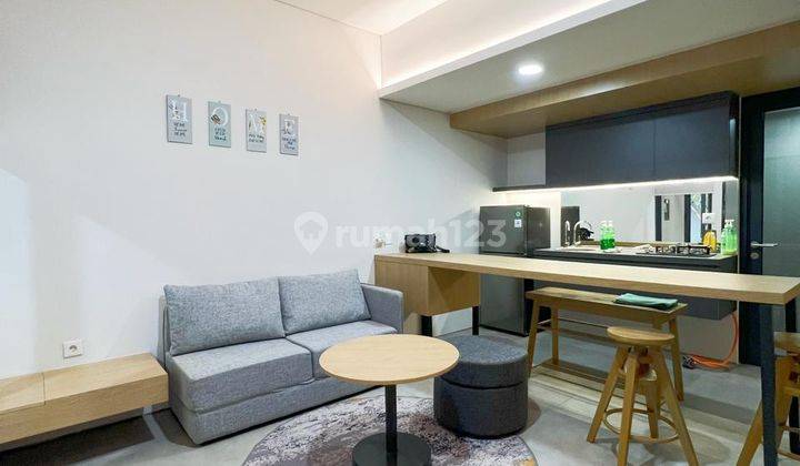 Rumah 2 Lantai Bagus Siap Huni Furnished di Tabebuya, Tangerang 2