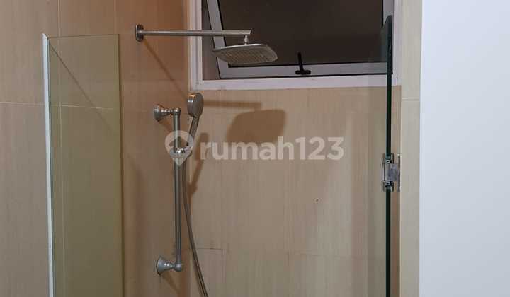 Jarang Ada Sewa Cepat Rumah 2 Lantai di Greenwich Park, Tangerang 2