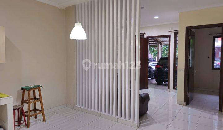 Rumah 2 Lantai Sudah Renovasi Semi Furnished di Bsd, Tangerang 1