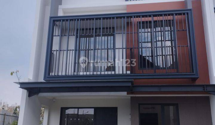 Dijual Rumah Baru 2.5lt + Attic Room di Gading Serpong Tangerang 1