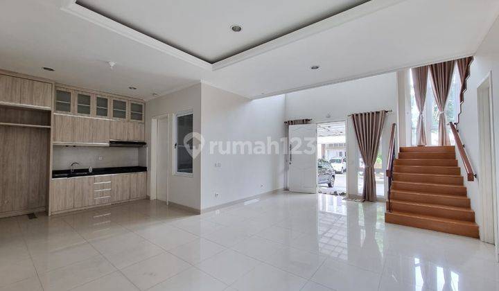 Disewakan Rumah 2lt Besar Mewah Semi Furnished di Greenwich Park 1