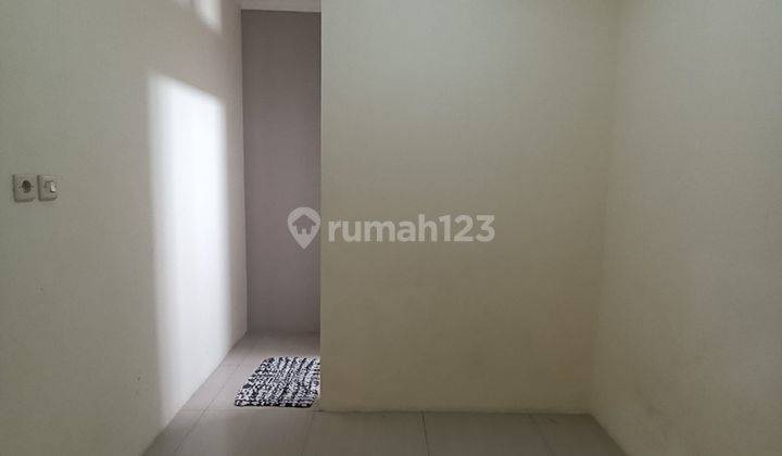 Disewakan Rumah 2 lt Bagus Baru Renovasi Di Melati Mas Tangsel 2