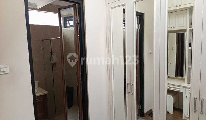 Jual Cepat Rumah Cantik 2Lt Design Interior di Griya Loka BSD