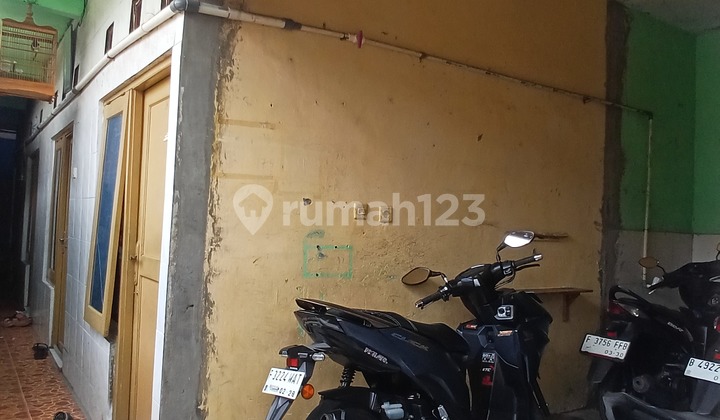 Investasi kost strategis nempel stasiun KRL Tebet 2