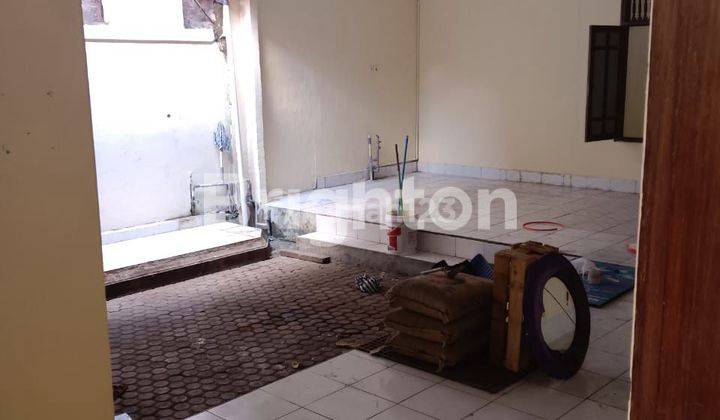 RUMAH KANTOR LUAS DI PINGGIR JALAN GATSU 2