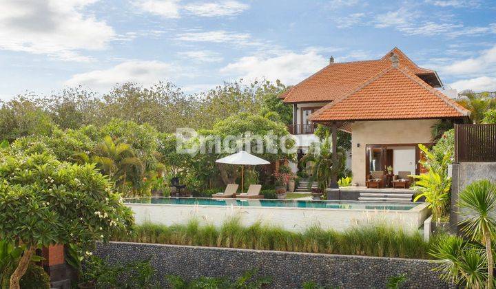 LUXURY 9 BEDROOM VILLA IN TOURIST CENTER 1