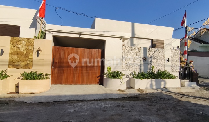 Villa White Stone Mewah Dan Cantik Dalam Perumahan Di Munggu