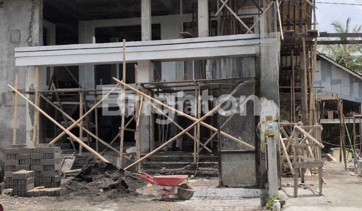2-Story Building with Rooftop by the Road in Ubud