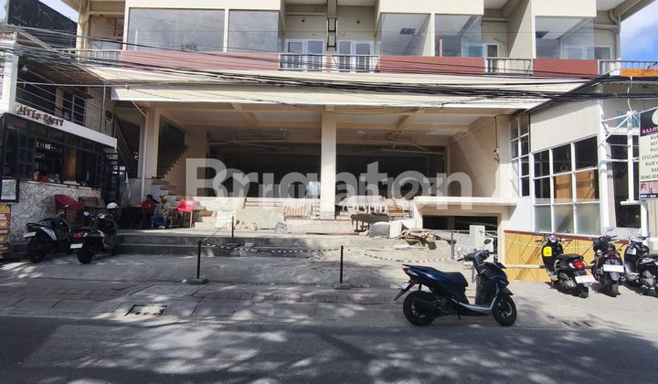 SEWA GEDUNG PREMIUM 3 LANTAI + BASEMENT DI JALAN BATU BOLONG, CANGGU SEWA GEDUNG PREMIUM 3 LANTAI + BASEMENT DI JALAN BATU BOLONG, CANGGU