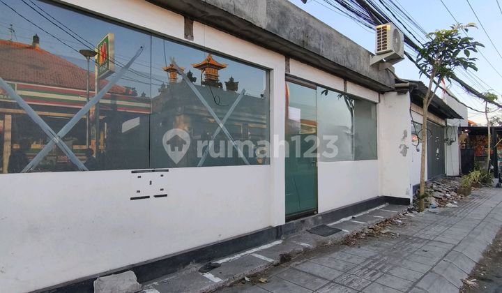 Toko Over Kontrak Di Pinggir Jalan Batu Mejan, Canggu Toko Over Kontrak Di Pinggir Jalan Batu Mejan, Canggu