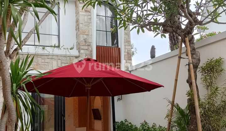 Luxury Villa with Tropical Mediterranean Concept in Canggu Luxury Villa with Tropical Mediterranean Concept in Canggu