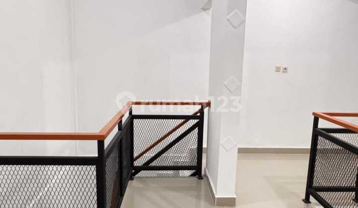 For Sale: 2.5-Story House Ready to Occupy in Pondok Ungu Permai 2