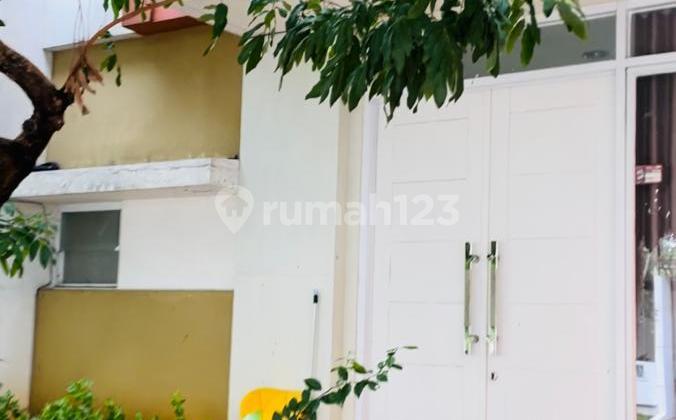 For sale: 2-story ready-to-live semi-furnished house in Bluebell Cluster, Summarecon Bekasi. 2