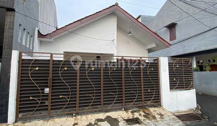 Dijual rumah Hook di Duren Sawit Jakarta Timur 