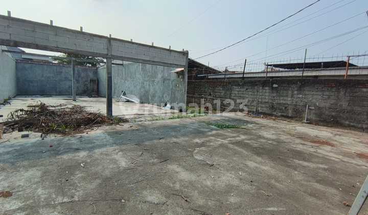 Commercial land for rent on the main road of Kranji, West Bekasi.