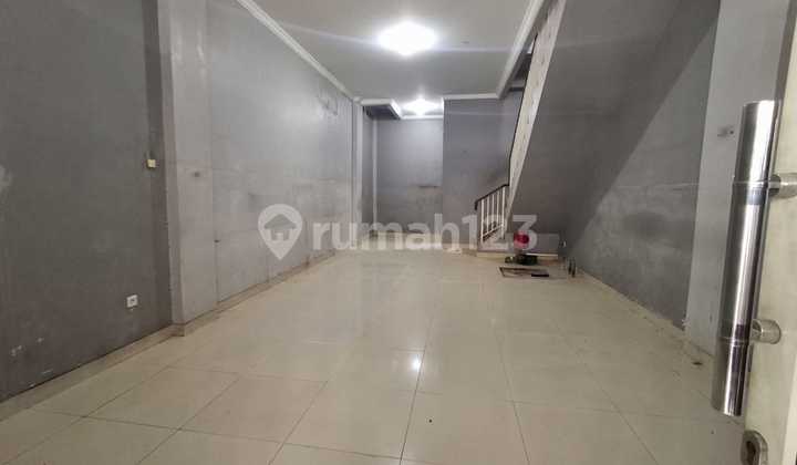 Disewakan Ruko 2,5 Lantai di Grand Galaxy Bekasi Selatan