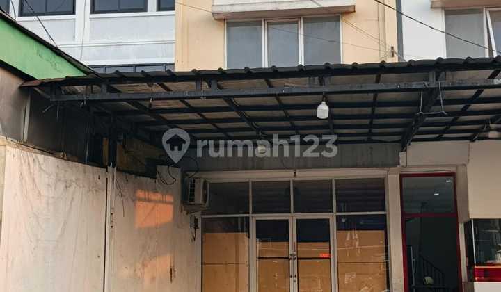Disewakan ruko strategis 2½ lantai di Pulo Ribung, Pekayon, Bekasi Selatan 1