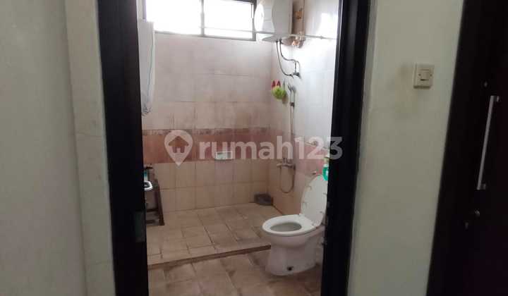 Dijual Rumah 2 Lantai + 3 Unit Kios di Boulevard Grand Galaxy City, Bekasi 2