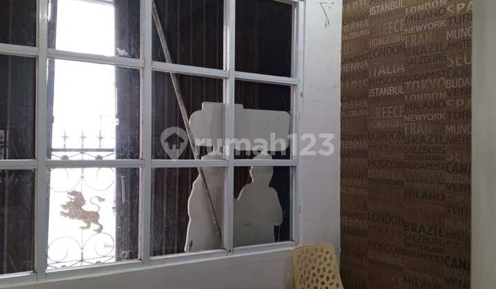 For Sale Hokie Hoek House in Johar Baru, Central Jakarta 2