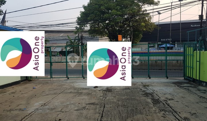 For rent: 3-story attached shop house (former educational institution) in central Bekasi. 2