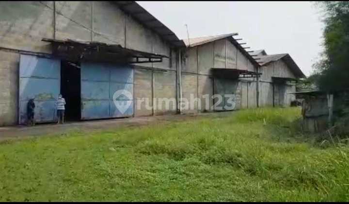 Dijual dan Disewakan Gudang 3000 m² Dengan Lahan Kosong Yang Sangat Luas Di Cileungsi, Kabupaten Bogor