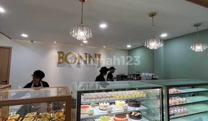 For rent: 1-story shop house on the main road of Taman Galaxy, South Bekasi. 2