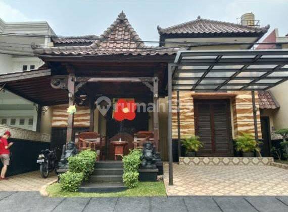 Dijual Rumah Cantik, Bagus, Bonus Private Pool, Siap Huni di Kawasan Ellite,taman Bougenville. Jatibening 1