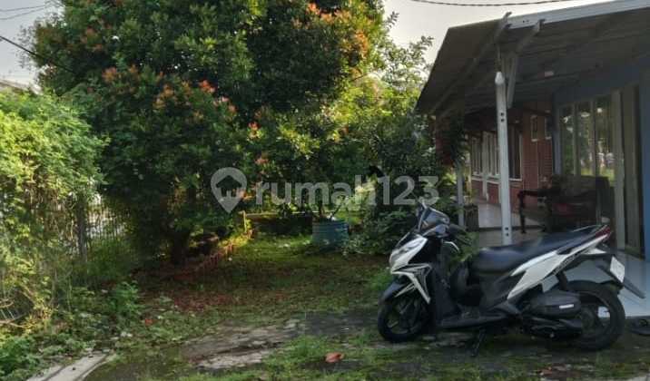 Land for Sale 1500 Meters, Plus 3 Units of Houses, Location Near Grand Galaxi Park Mall, Galaxi, South Bekasi. (Minimum Purchase/Rent: 500 Meters) 2