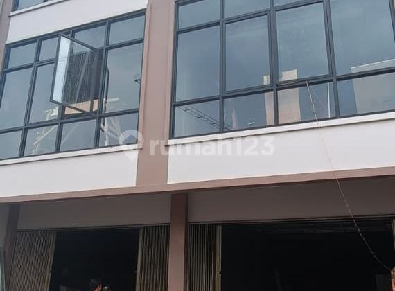 Rental of a Nice 3-Story Shophouse in Pondok Kopi, East Jakarta, Main Road Access, Busy Slow Lane 1
