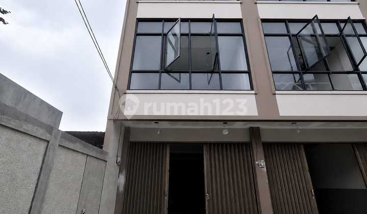 Rental of a Nice 3-Story Shophouse in Pondok Kopi, East Jakarta, Main Road Access, Busy Slow Lane 2