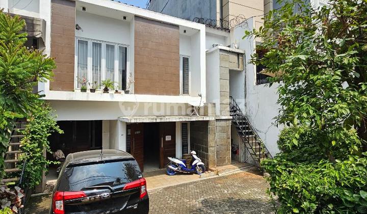 Rumah di Kebayoran Baru, Jalan Wijaya, Jakarta Selatan